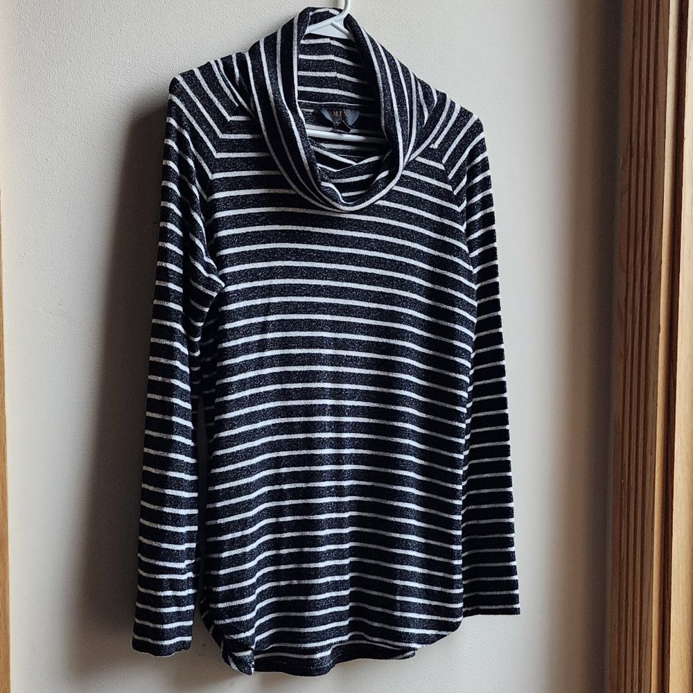 MIX by 41 Hawthorn Black/White Striped Turtleneck Jersey Size Small